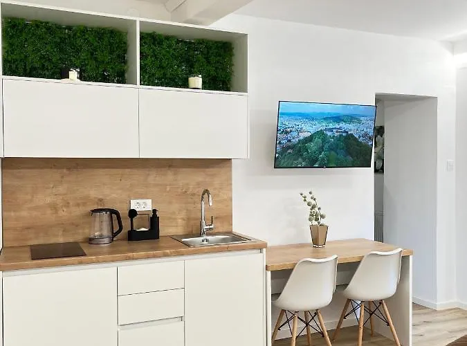 Under Castle アパート *