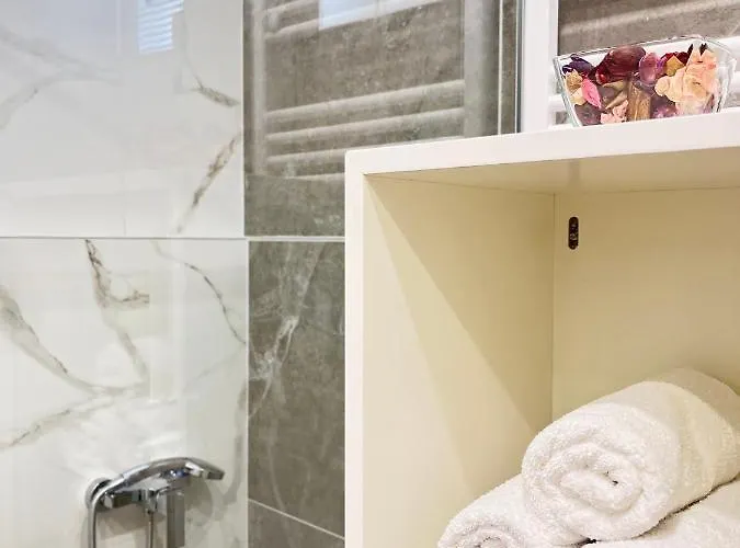 Under Castle Апартаменты *